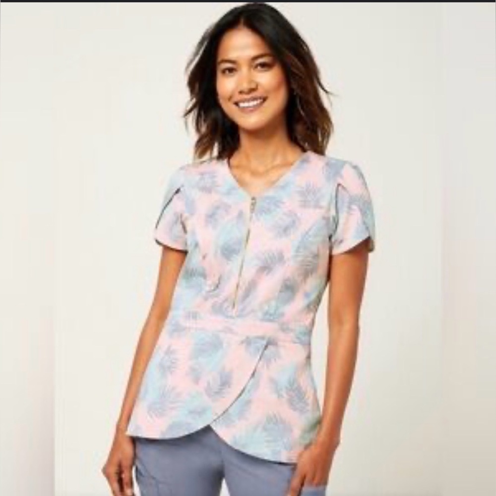 Jaanuu Women's Pink and Gray Leaf scrub top size 1X